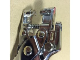 Lyukasztó fogó-prés szerszám 